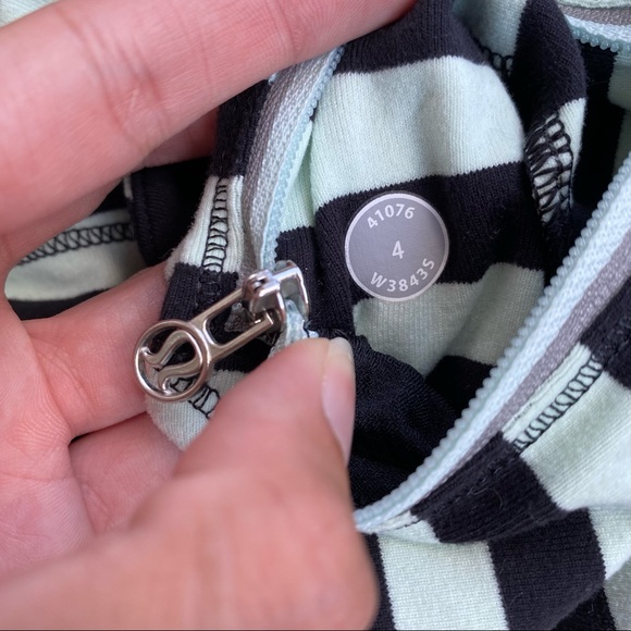 LULULEMON sea stripe mint and black striped Run: Reflect long sleeve tee 4 - Picture 7 of 11
